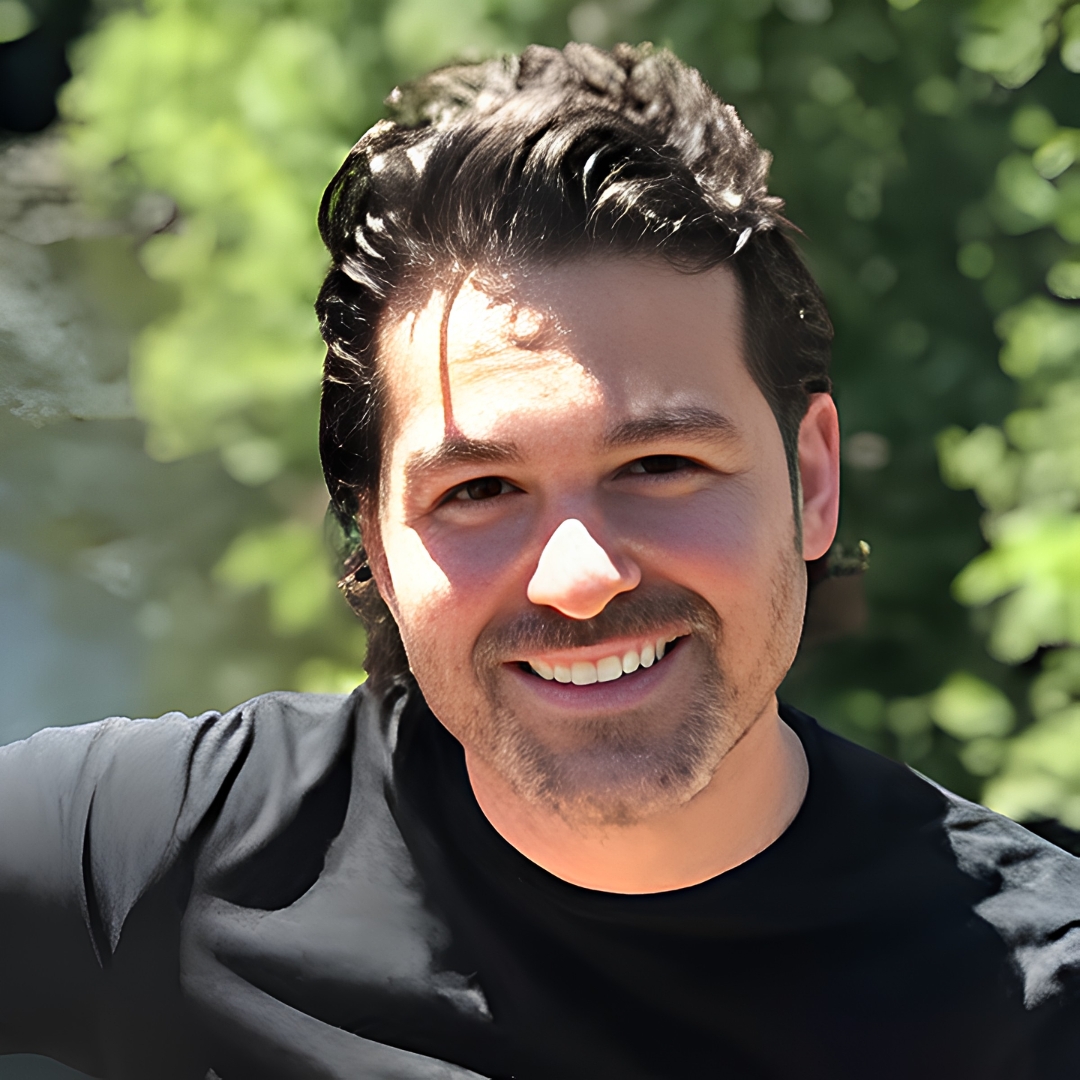 Justin Russotti headshot photo.