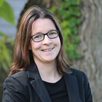 Kristen Love headshot