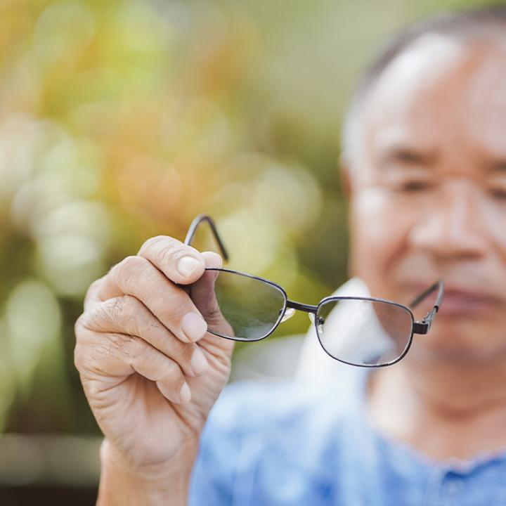 Free Program for Seniors With Vision Loss that Can’t be Corrected