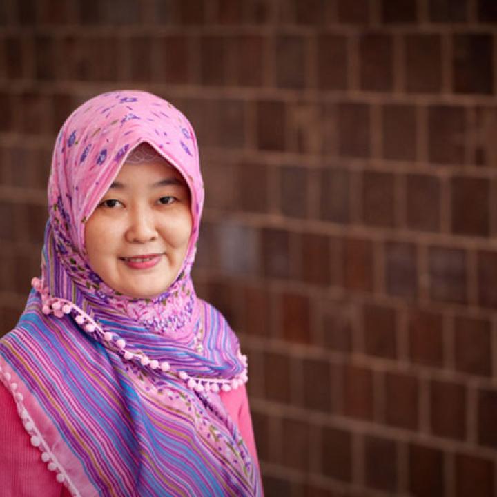 Yanti Sri Rezeki headshot